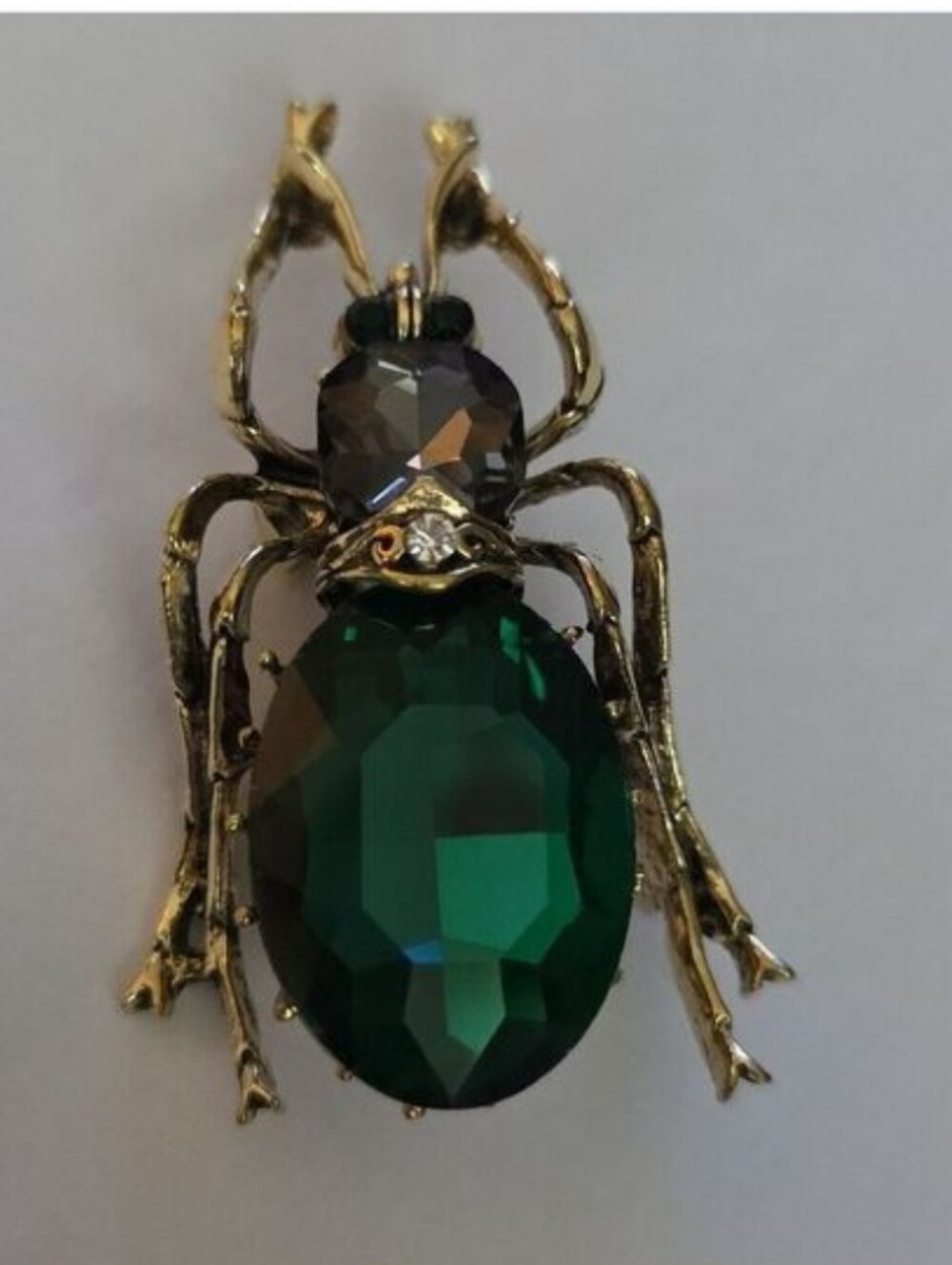 Beetle Bug Brooch  Just Amazing Must have not for the Girly Girl Sim Emerald